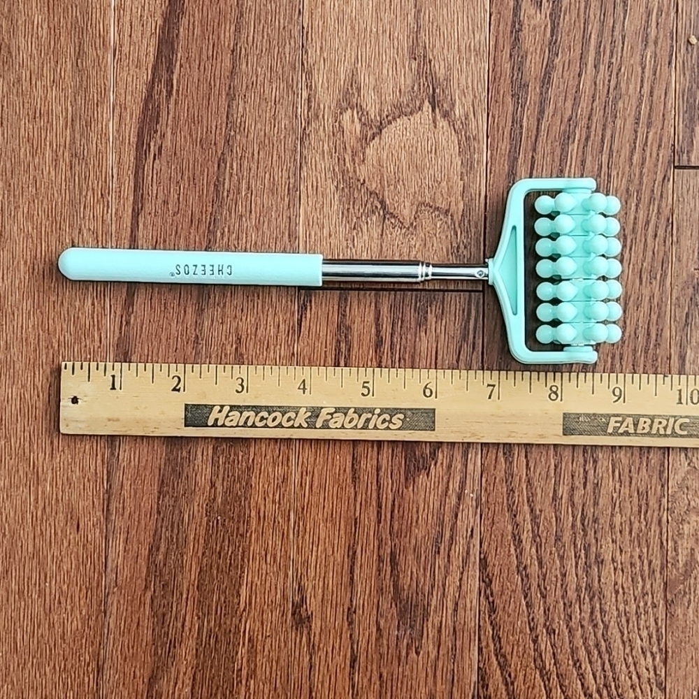 Cheezos Extendable Back Massager - Picture 4 of 5